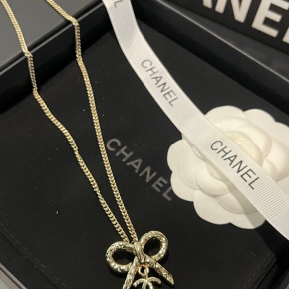 Chanel Necklace - Picture 3 of 5